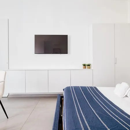 Stylish Near Porta Garibaldi & Metro By Mastery Apartment *