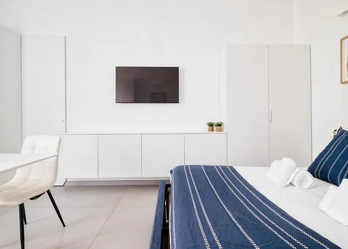 Stylish Near Porta Garibaldi & Metro By Mastery Apartment *